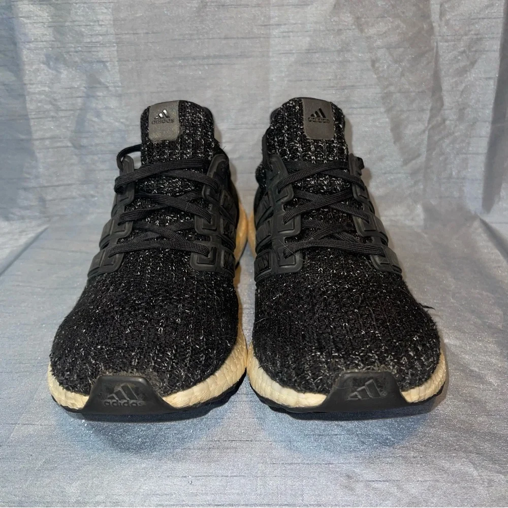 Women's Adidas UltraBoost 4.0 Core Black Cloud White Size 9.5 F36125 - Picture 2 of 8